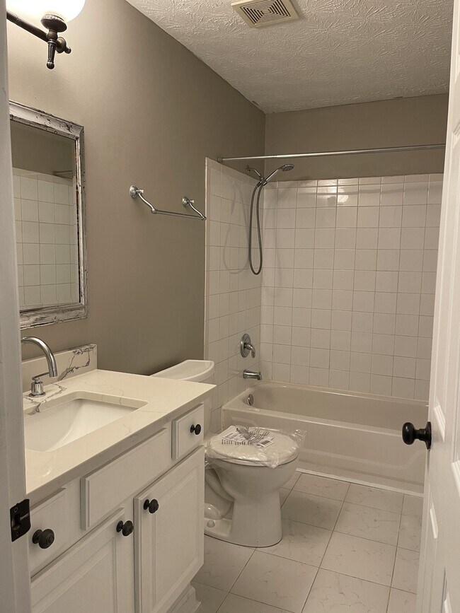 Building Photo - 3790 Oak Park Dr