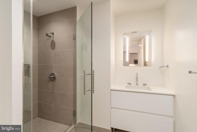 Building Photo - 1630 Columbia Rd NW