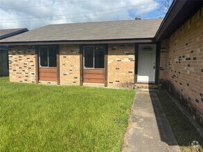 Building Photo - 15227 Heron Park Dr