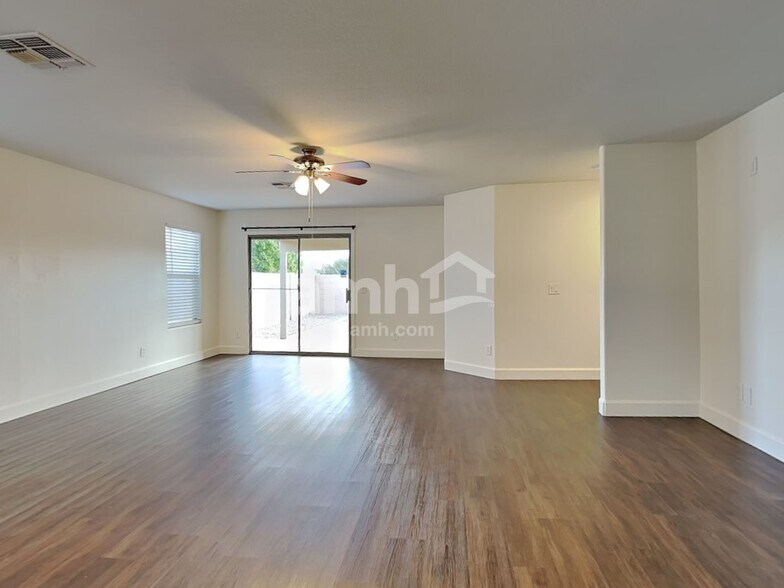 Building Photo - 12577 W Amelia Ave