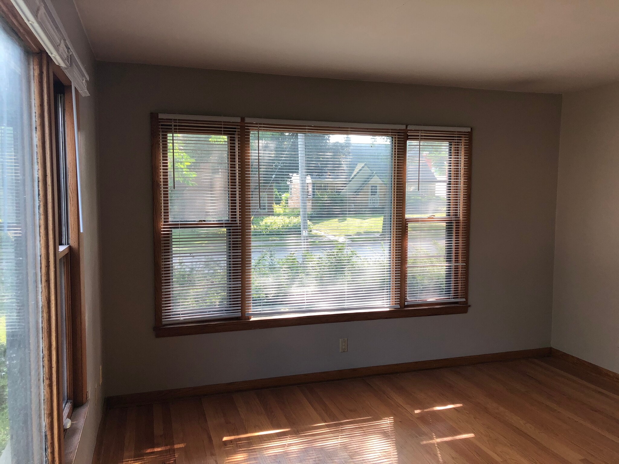 Building Photo - 7009 W Lloyd St