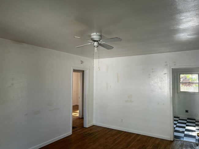 Building Photo - **MIDTOWN - READY FOR MOVE IN** 2 Bedroom/...