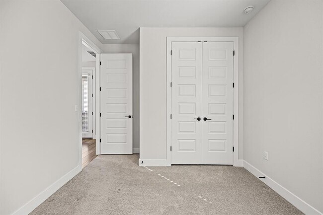 Building Photo - 5806 Rangeland Rd