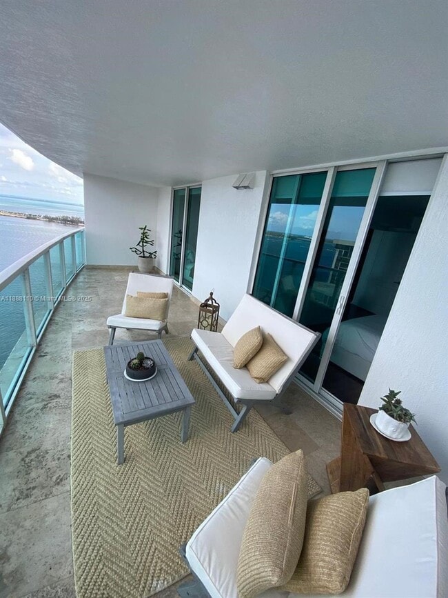 Building Photo - 2101 Brickell Ave