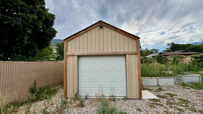 Building Photo - 410 N 250 W