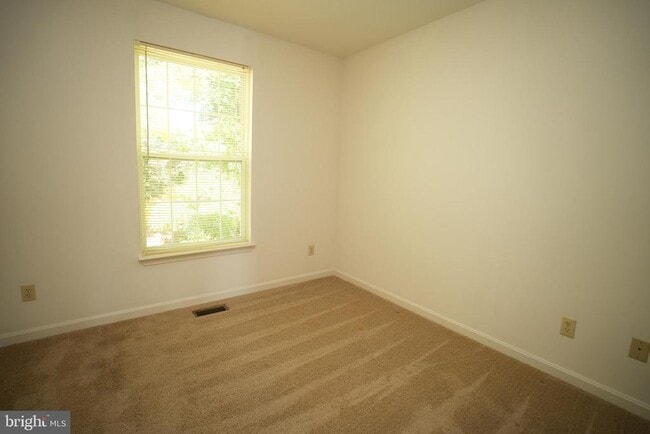 Building Photo - 45828 Wolftrap Way