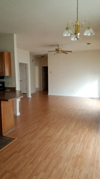 Building Photo - 990 Scotland Rd