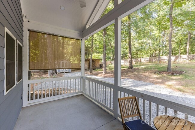 Building Photo - 100 Aurora Ln