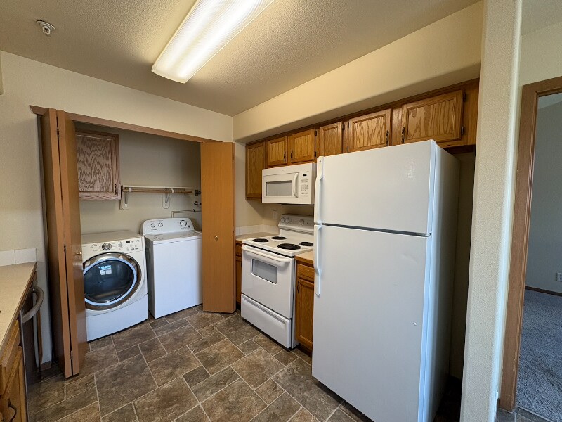 Building Photo - 6305 Chapel Hill Blvd