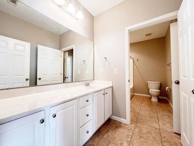 Building Photo - 107 Olde Towne Dr