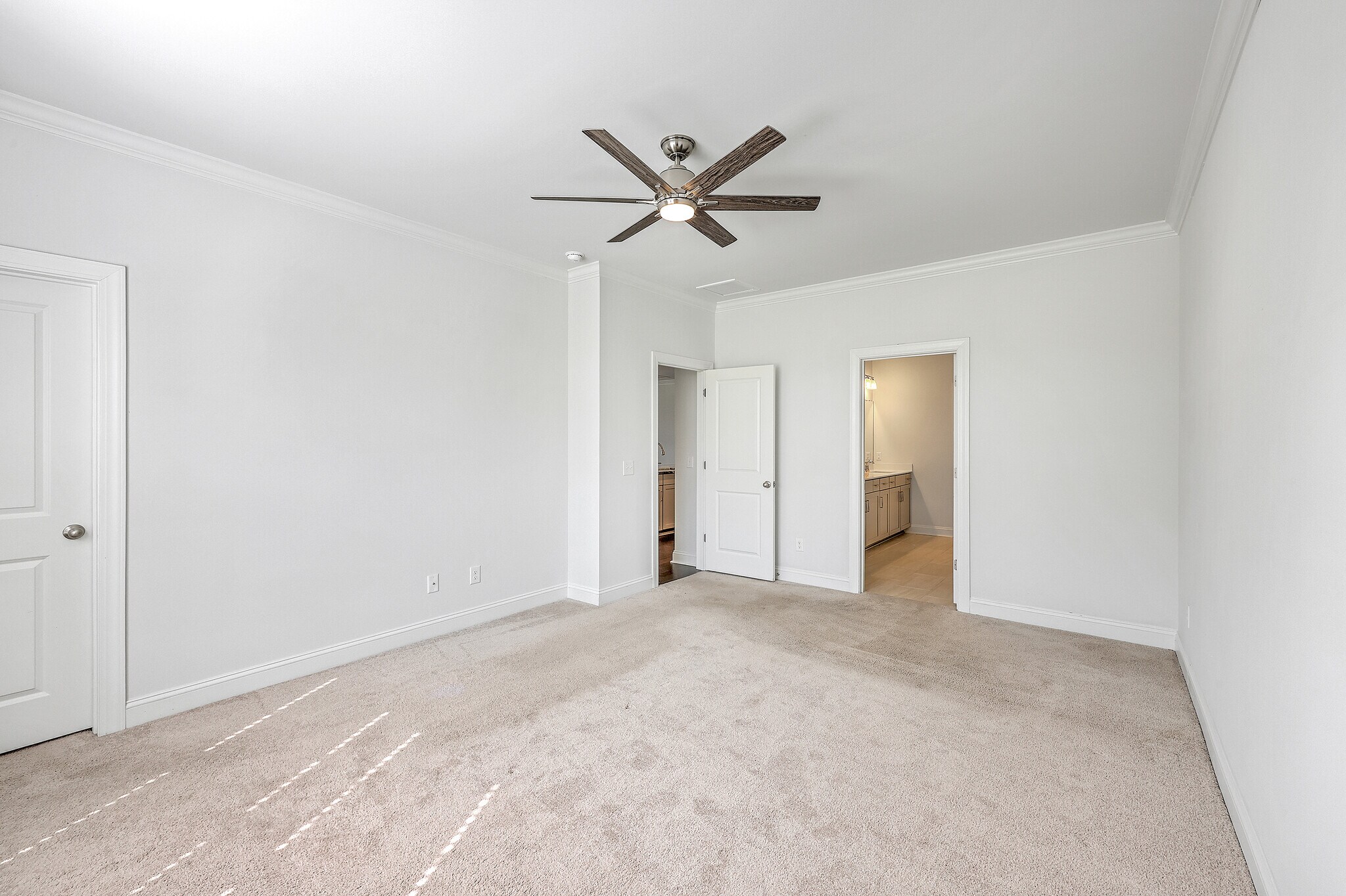 Building Photo - 316 Long Pier St