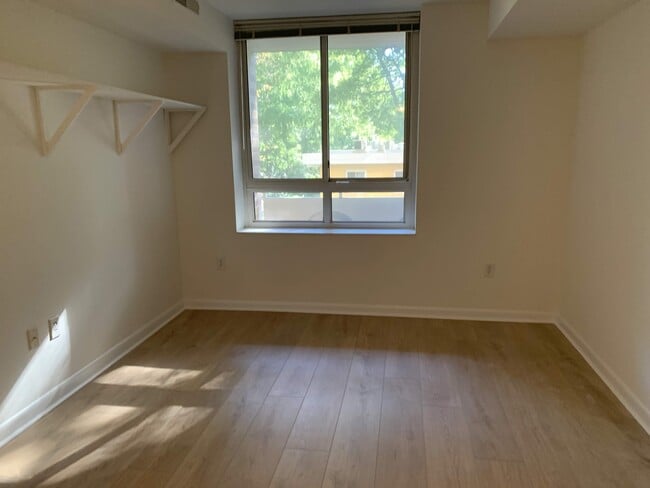 Building Photo - 350 G St SW