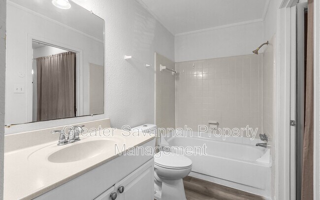 Building Photo - 401 N Cromwell Rd