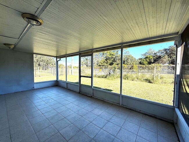 Building Photo - 5401 Pinetrail Way