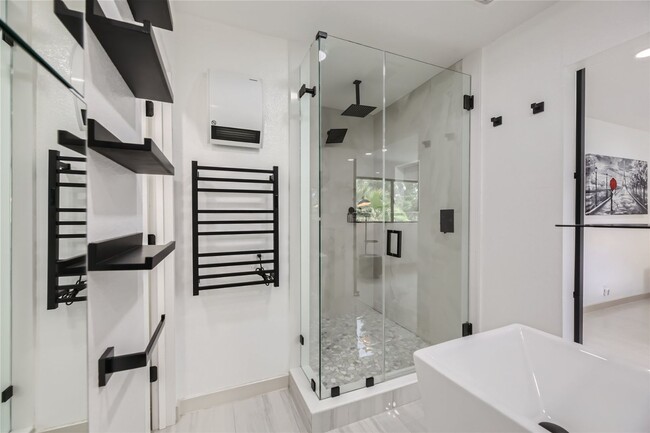 Building Photo - Golf Course Views from LVCC home