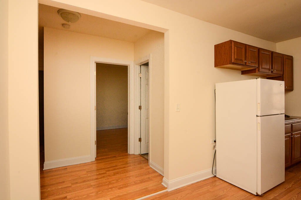 Building Photo - 2600 N Kimball Ave