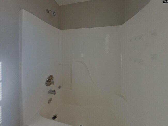 Building Photo - 204 Fox Grove Cir