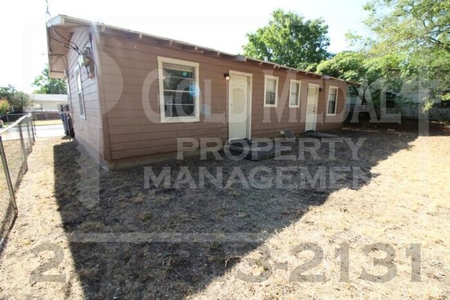 Building Photo - Cute & Cozy 1-bedroom, 1-bath now availabl...