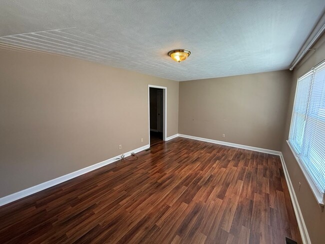 Building Photo - 3 Bedroom 1 bath house in Morristown, TN