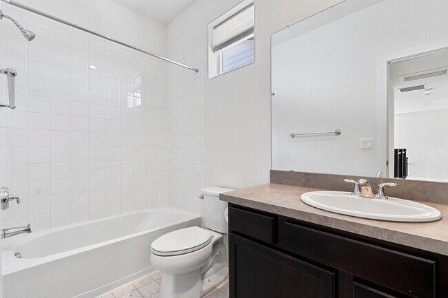 Building Photo - Beautiful 3 Bedroom 2 1/2 Bath Single Family Home