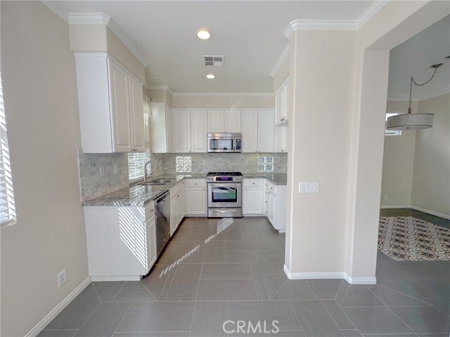 Building Photo - 16 First St