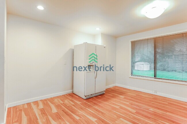 Building Photo - Stunning cul-de-sac residence near Odle Middle School and Bellevue Aquatic Center!