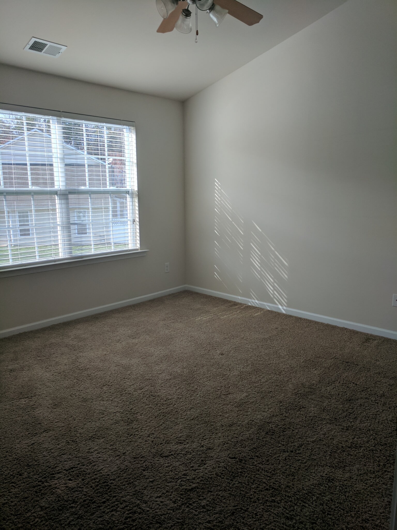 Master bedroom - 205 Spring Gardens Drive