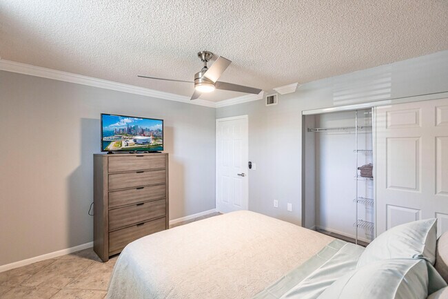 Building Photo - 3540 Whitehall Dr