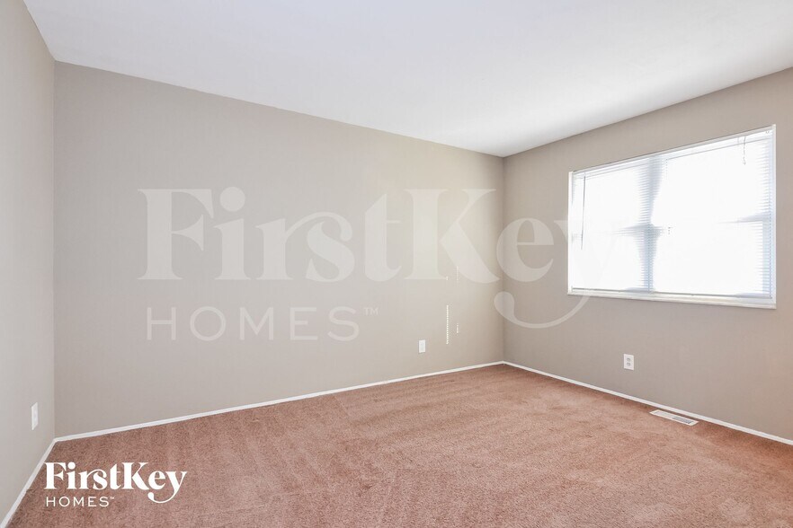 Building Photo - 2064 Aristocrat Dr