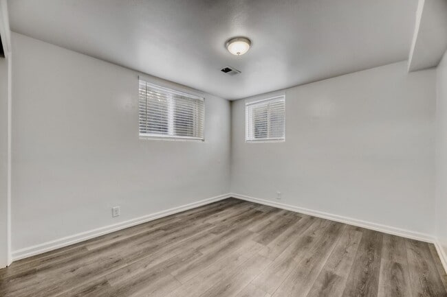 Building Photo - 1890 S Garfield St