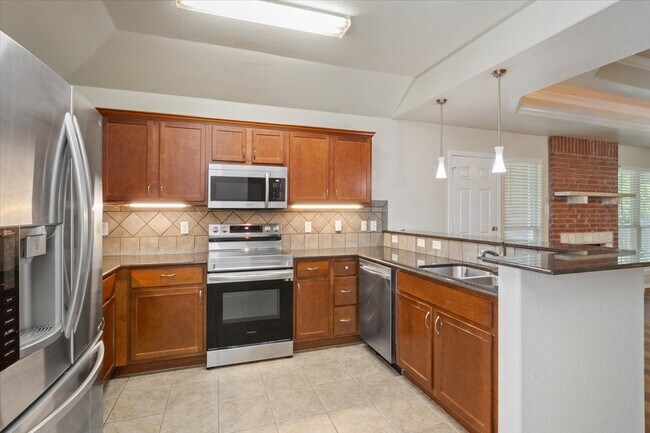 Building Photo - 4524 Canyon Ridge Dr
