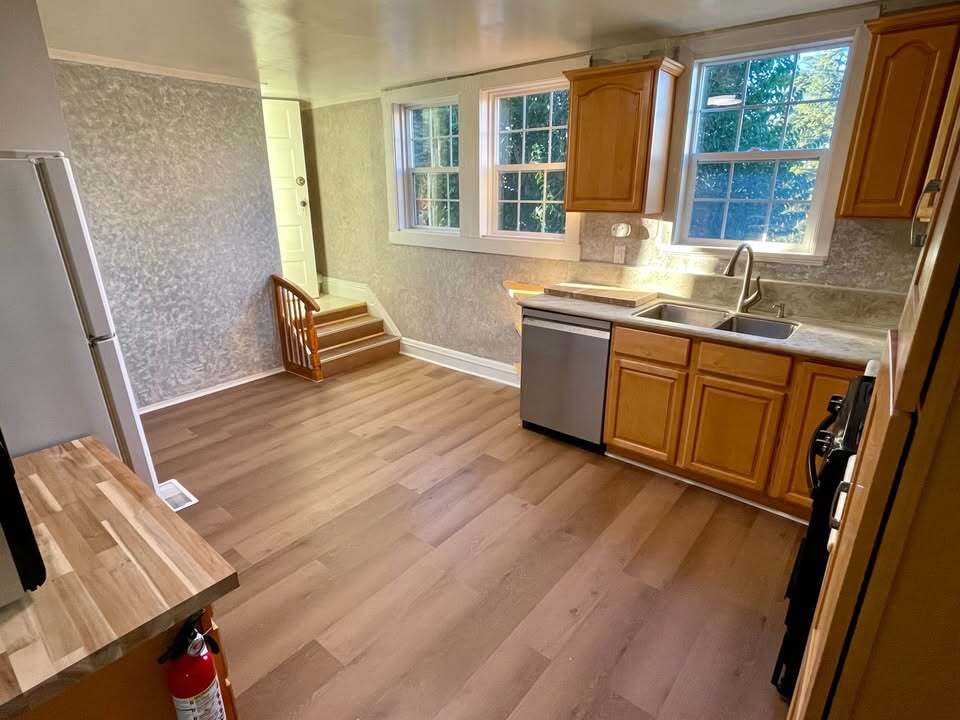 Building Photo - 475 Newton Ave