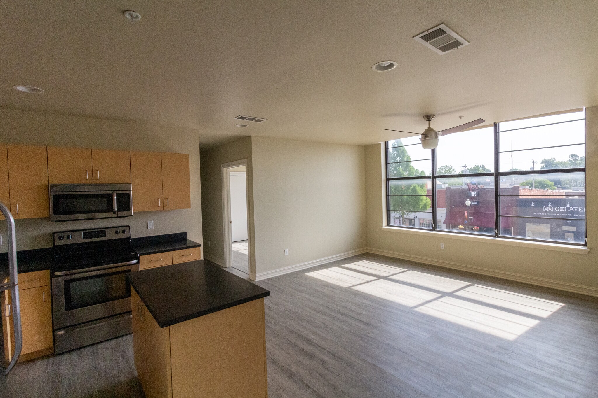 Building Photo - 222 S Main St