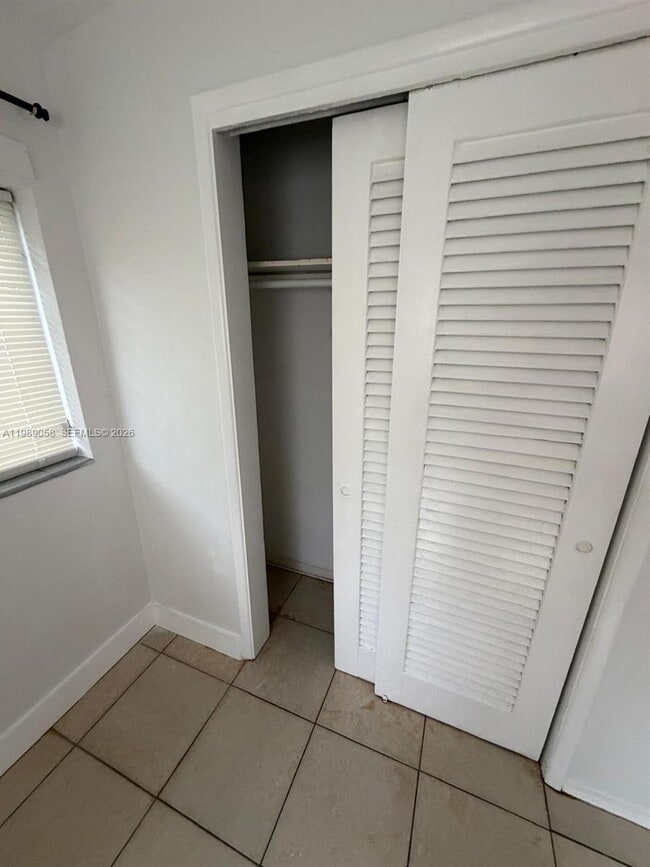 Building Photo - 5411 Ravenswood Rd