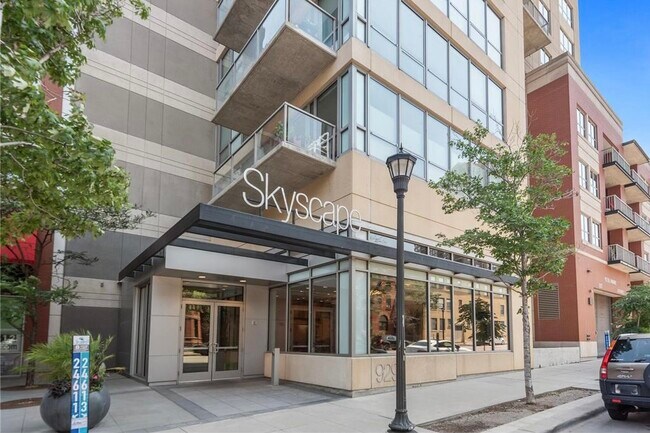 Building Photo - 929 Portland Ave