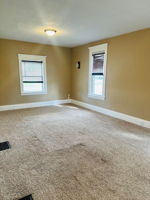 Building Photo - 15 Van Patten St