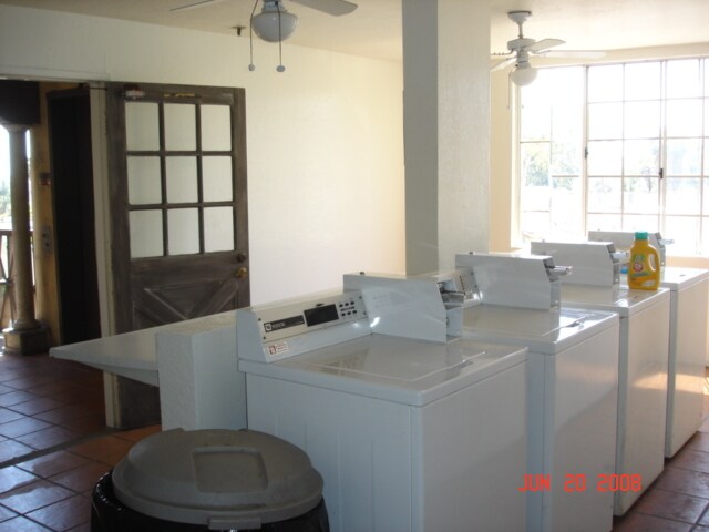 Building Photo - 1460 N Mansfield Ave