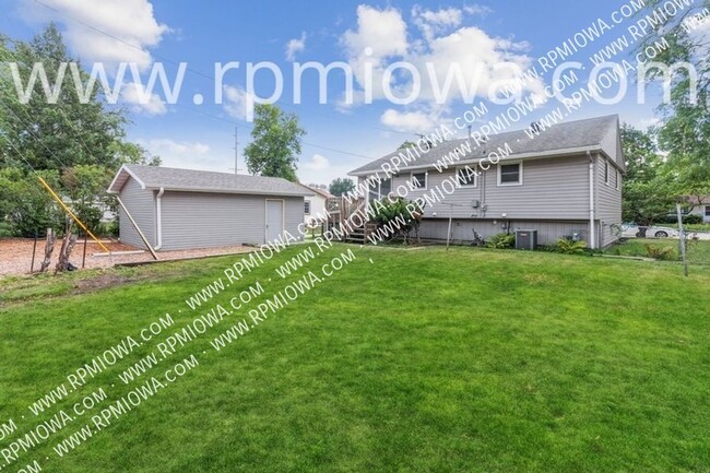 Building Photo - CONVENIENT AMES LOCATION!! 5 Bedrooms