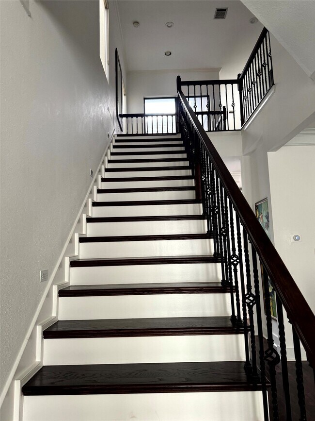 Building Photo - 824 Birdsall St
