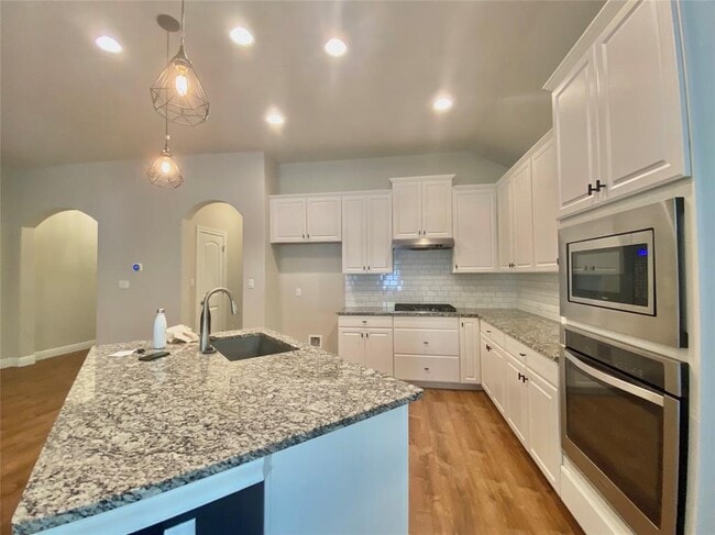 Building Photo - 2212 Laurel Arbor Dr