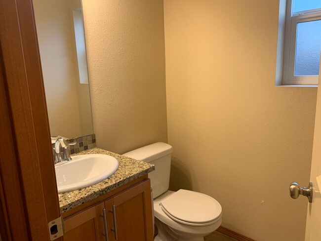 Building Photo - 3 Bedroom 2.5 Bathroom Home in Cordata Nei...