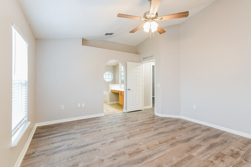 Building Photo - 1117 Windy Bluff Dr