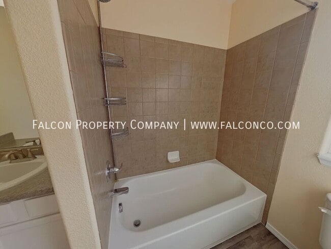 Building Photo - 10151 Silver Stirrup Dr