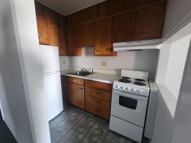 Building Photo - 9 Alexander Dr