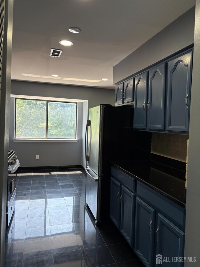 Building Photo - 1209 Edison Glen Terrace