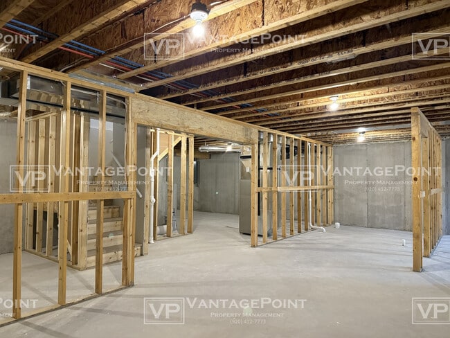 Building Photo - N9320 Gemstone Ct