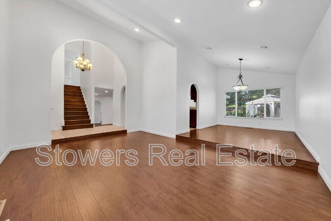 Building Photo - 40232 San Sebastian Pl