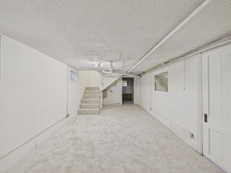 Building Photo - 2 Pennsylvania St