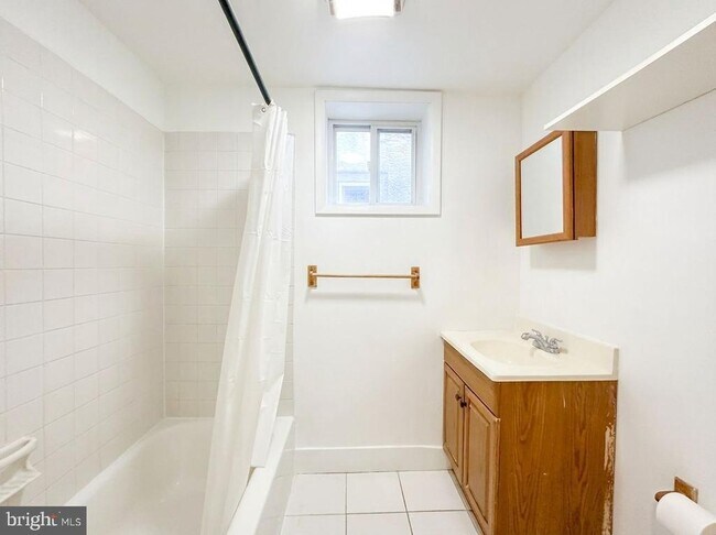 Building Photo - 2040 N Carlisle St