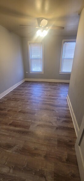 Building Photo - 53 Race St